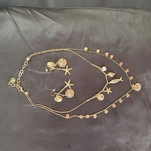 EUC Lilly Pulitzer gold costume necklace & earrings